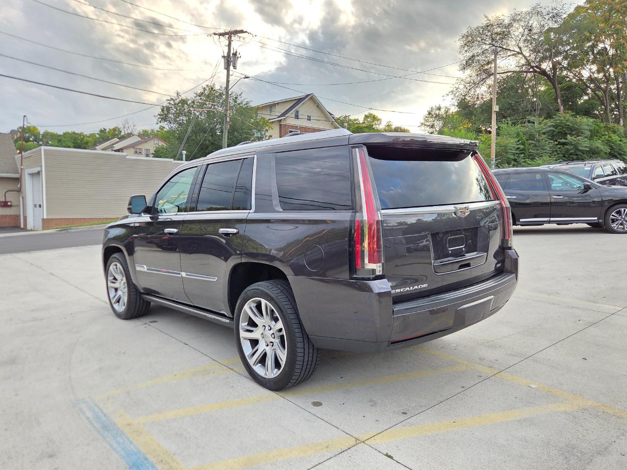 Cadillac Escalade Premium 4WD 2016