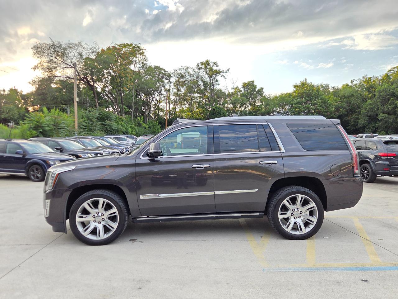 Cadillac Escalade Premium 4WD 2016