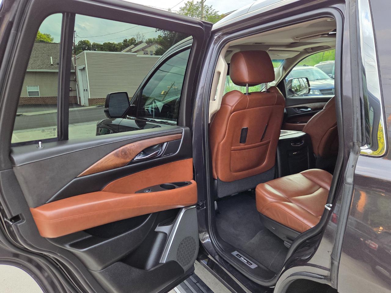Cadillac Escalade Premium 4WD 2016