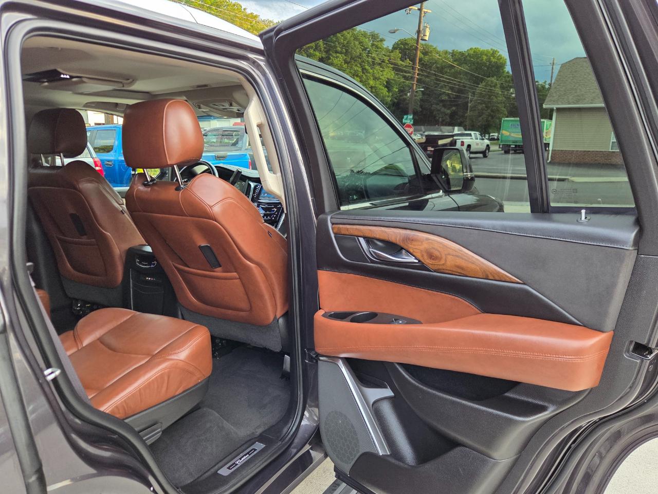 Cadillac Escalade Premium 4WD 2016