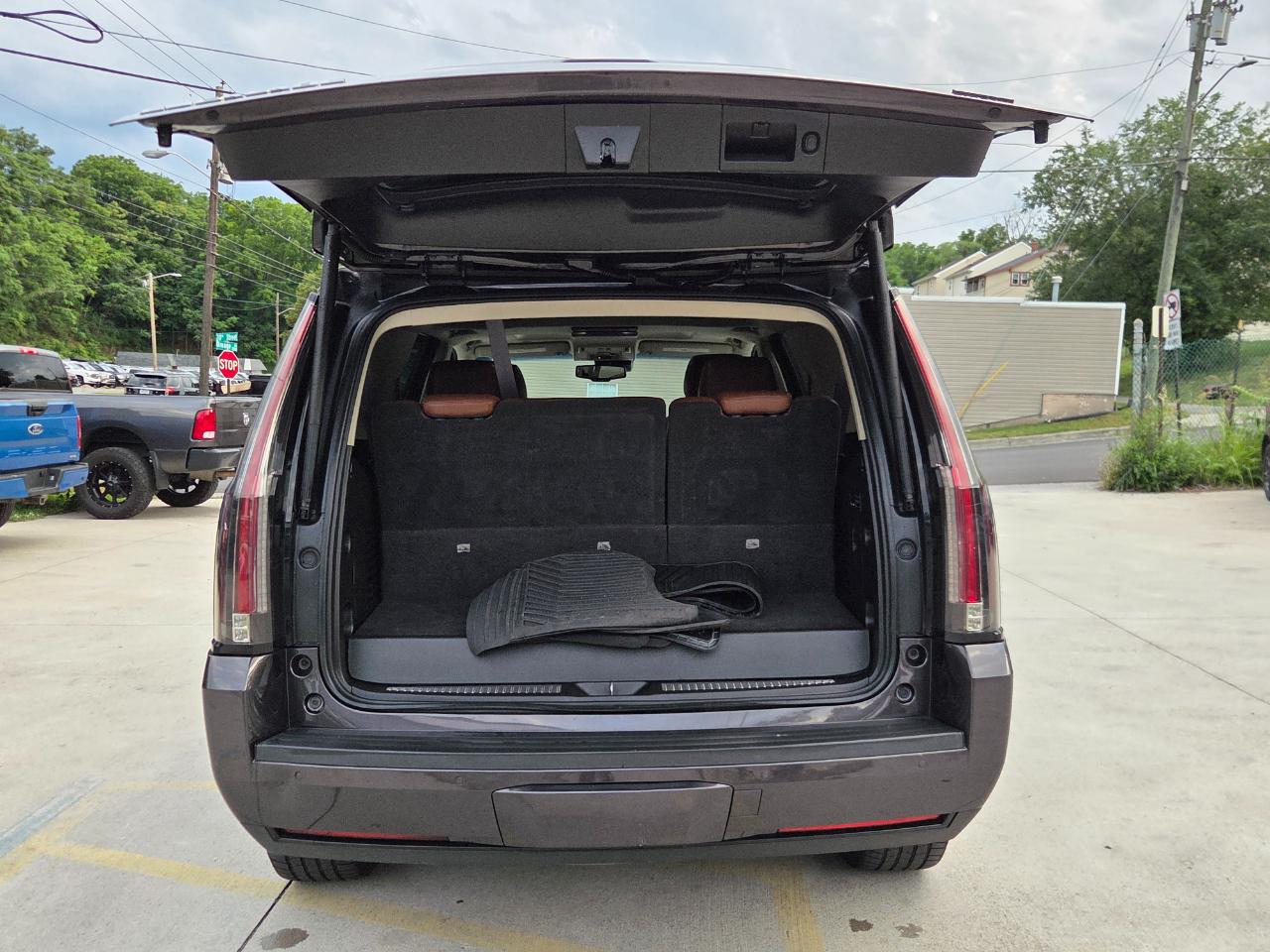 Cadillac Escalade Premium 4WD 2016