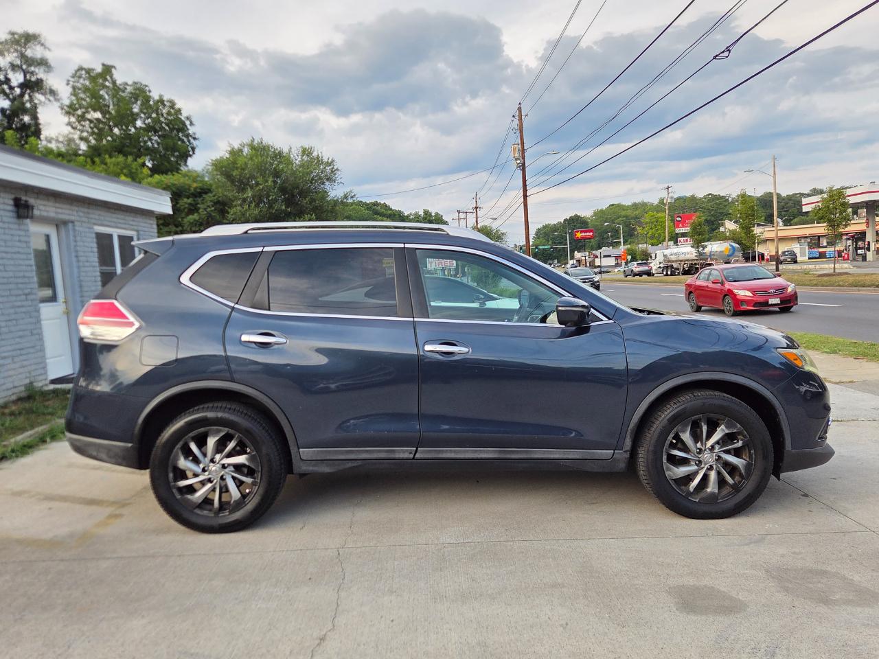 Nissan Rogue SV AWD 2015