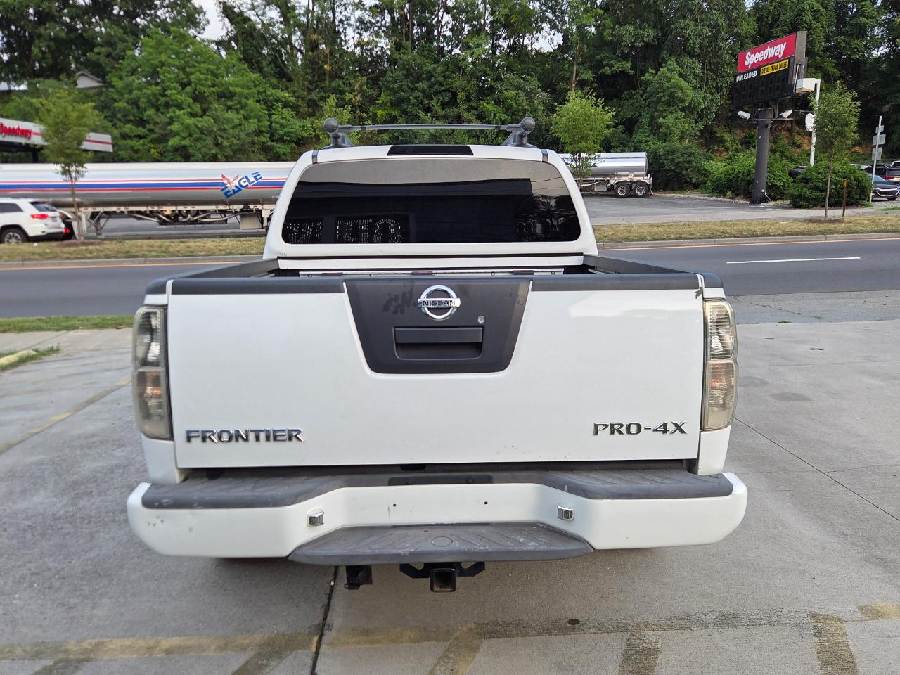 Nissan Frontier SL Crew Cab 4WD 2011
