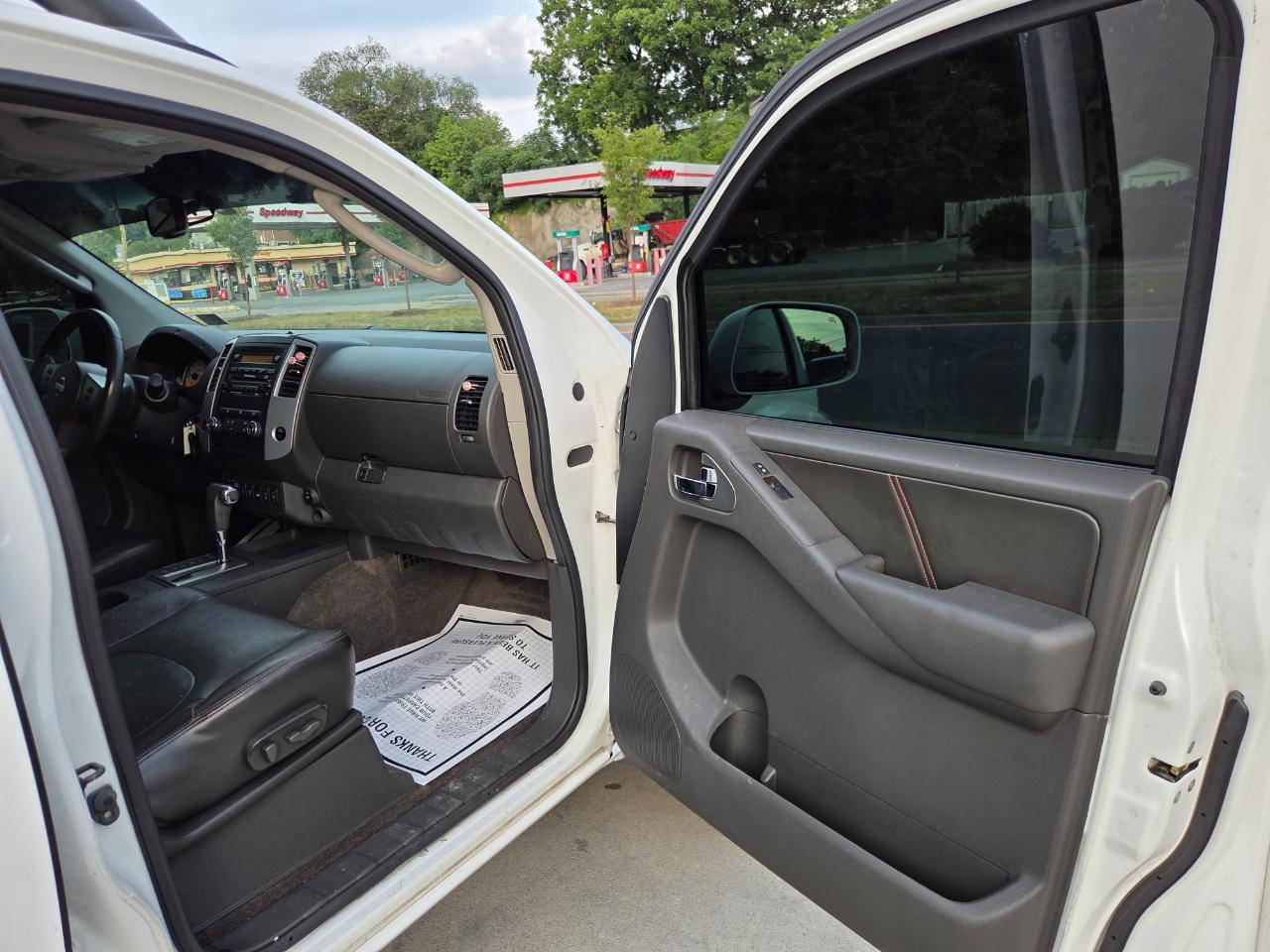 Nissan Frontier SL Crew Cab 4WD 2011
