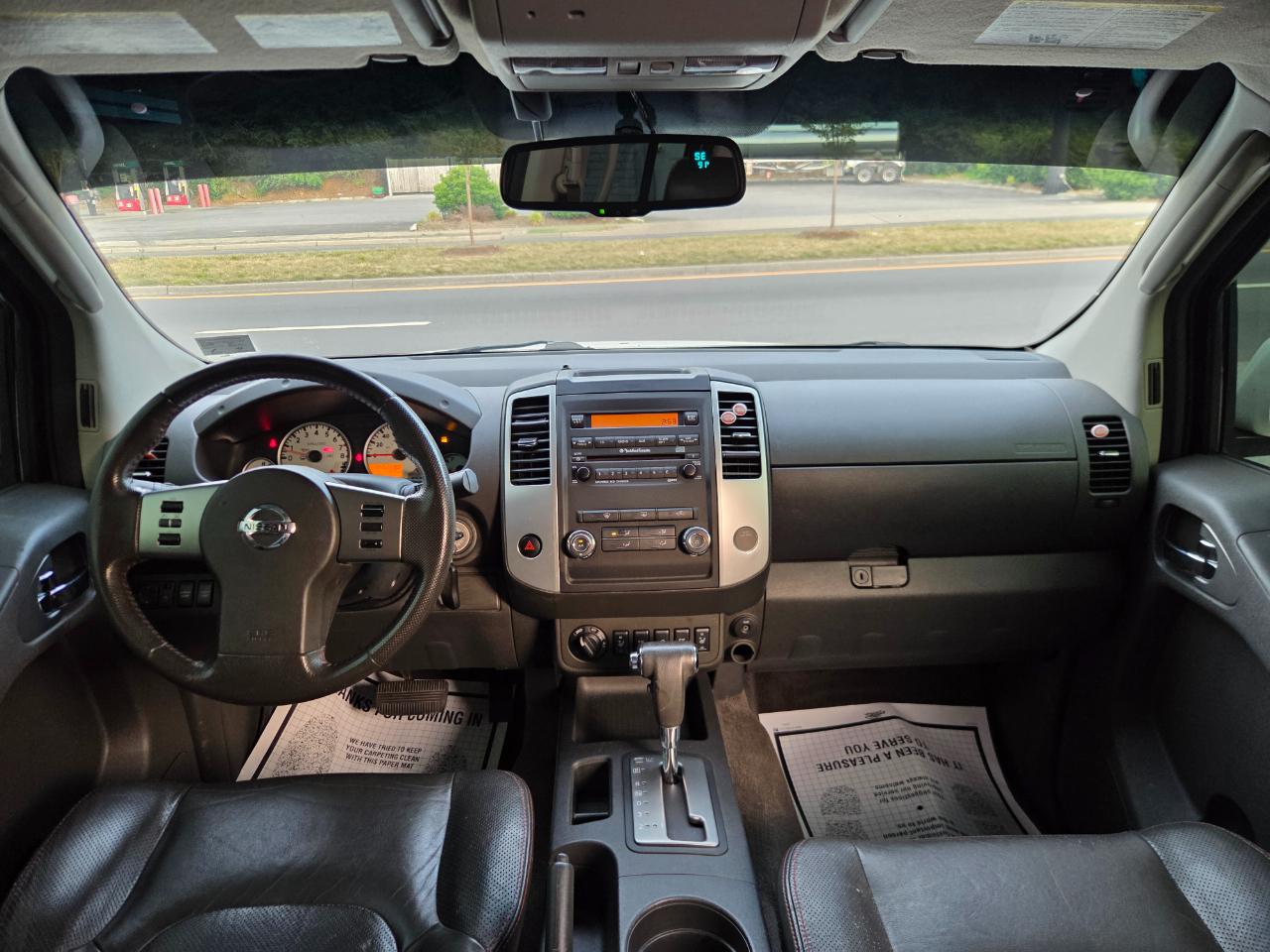 Nissan Frontier SL Crew Cab 4WD 2011