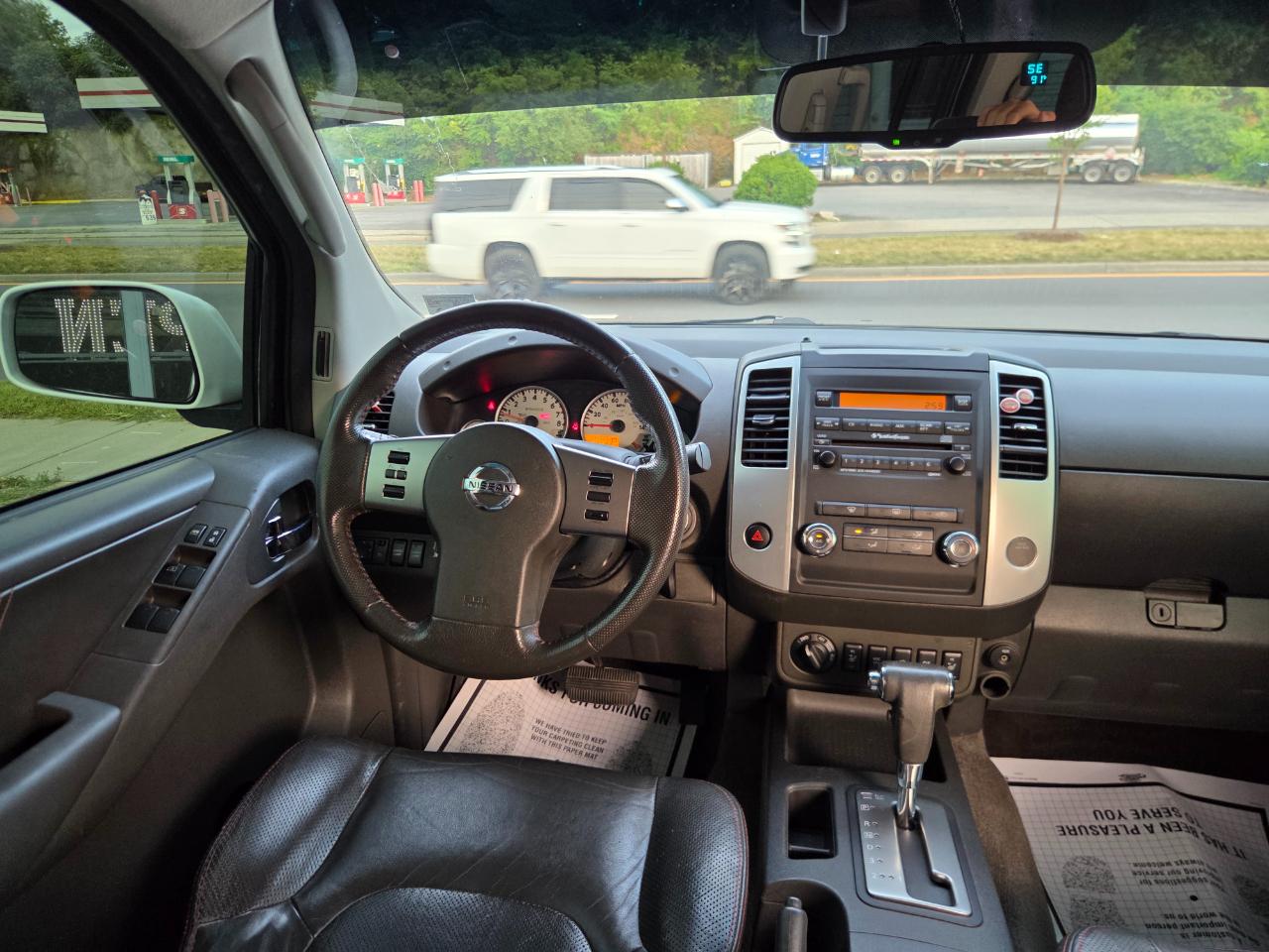 Nissan Frontier SL Crew Cab 4WD 2011