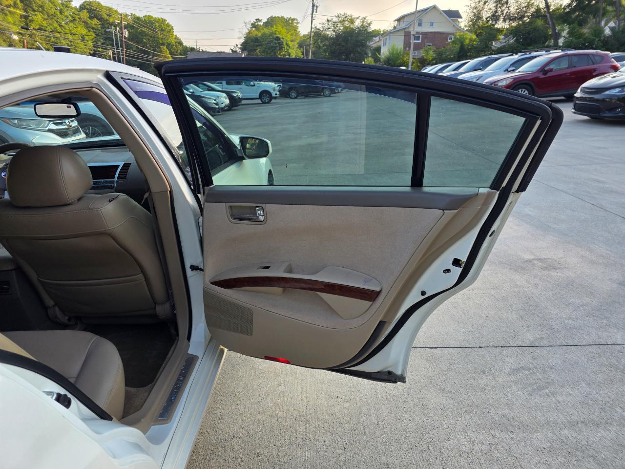 Nissan Maxima SE 2006