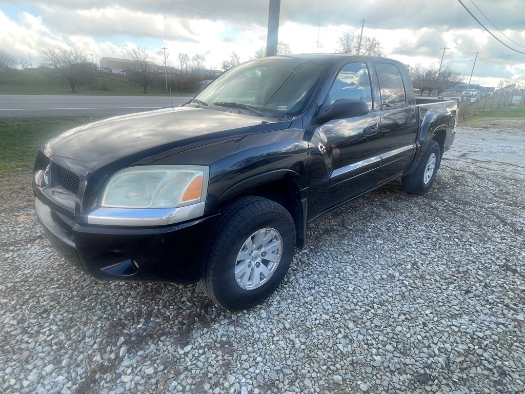 2006 Mitsubishi Raider