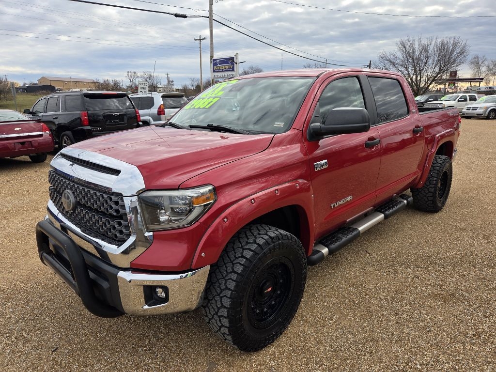 2018 Toyota Tundra SR5's photo