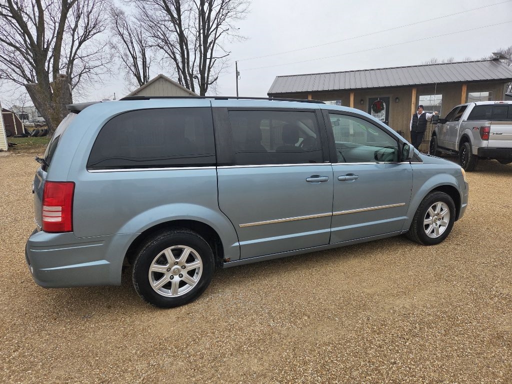 Chrysler Town & Country  2010