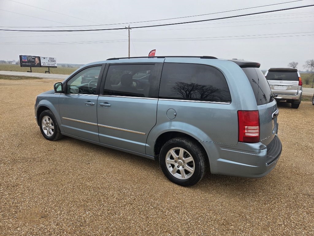 Chrysler Town & Country  2010