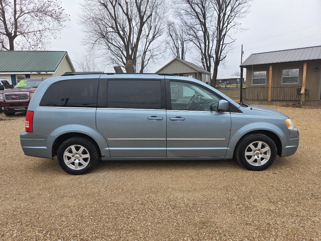 Chrysler Town & Country  2010