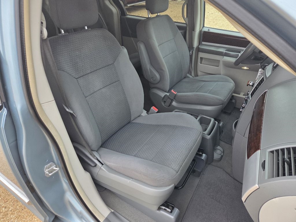 Chrysler Town & Country  2010