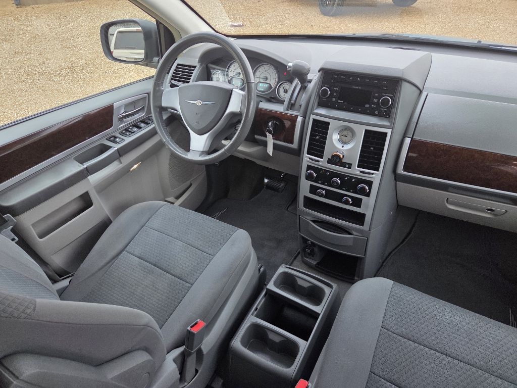 Chrysler Town & Country  2010