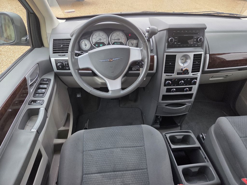 Chrysler Town & Country  2010
