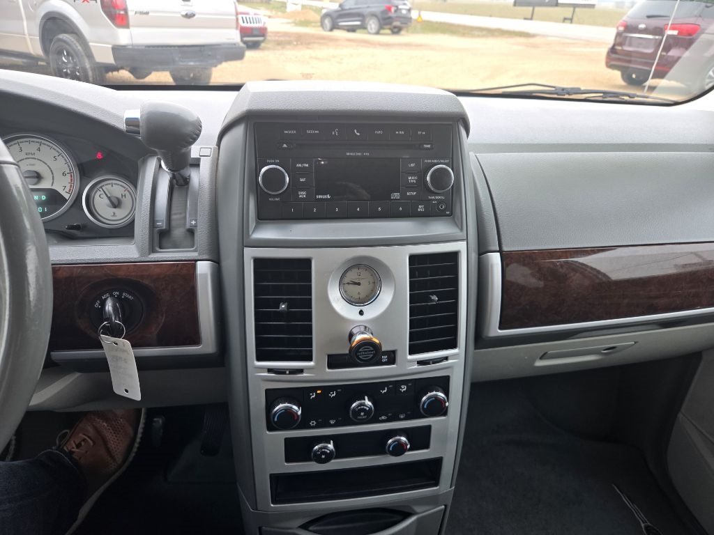 Chrysler Town & Country  2010