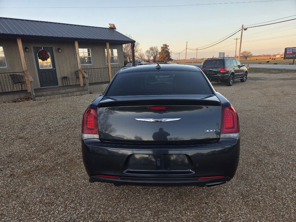 Chrysler 300  2018