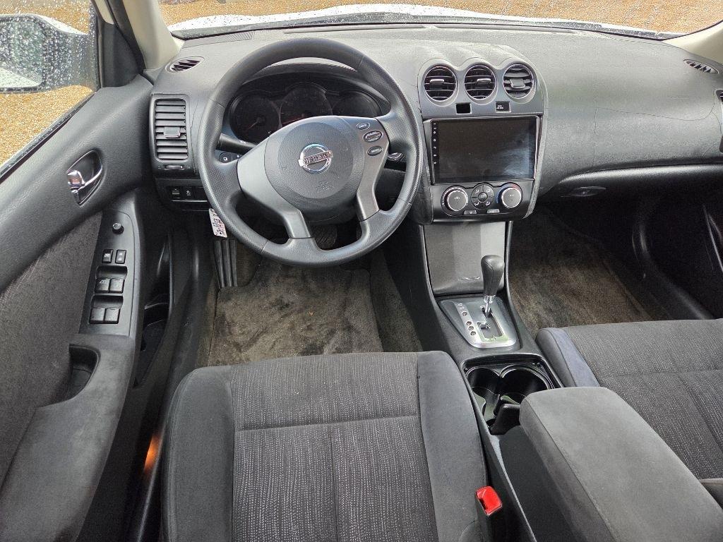 Nissan Altima  2012