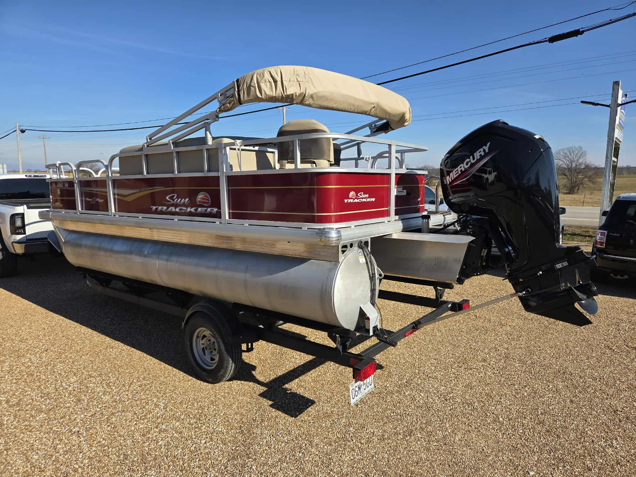 Bass Tracker Pontoon Boat  2023