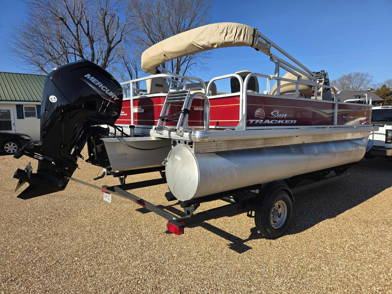 Bass Tracker Pontoon Boat  2023