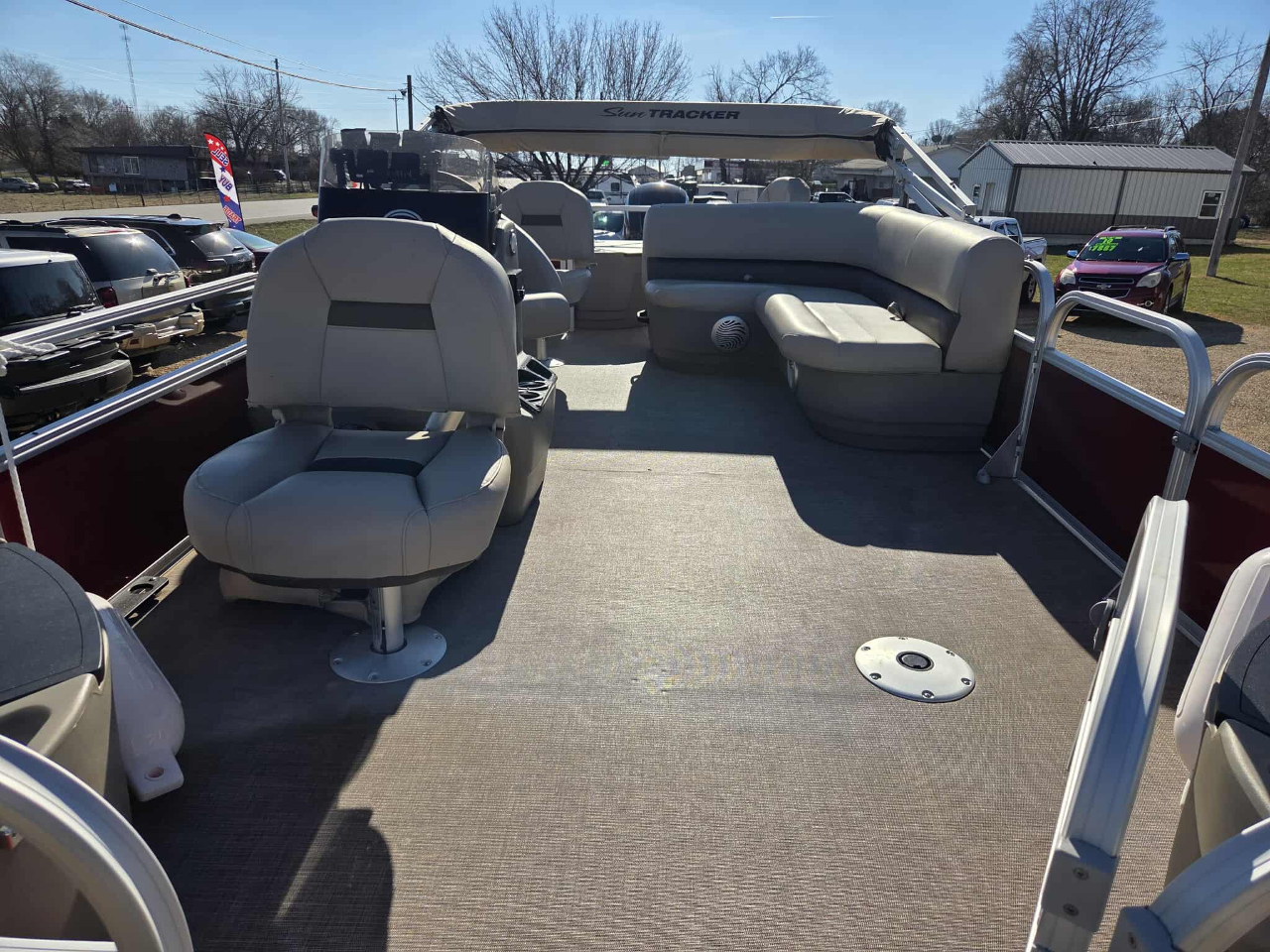 Bass Tracker Pontoon Boat  2023