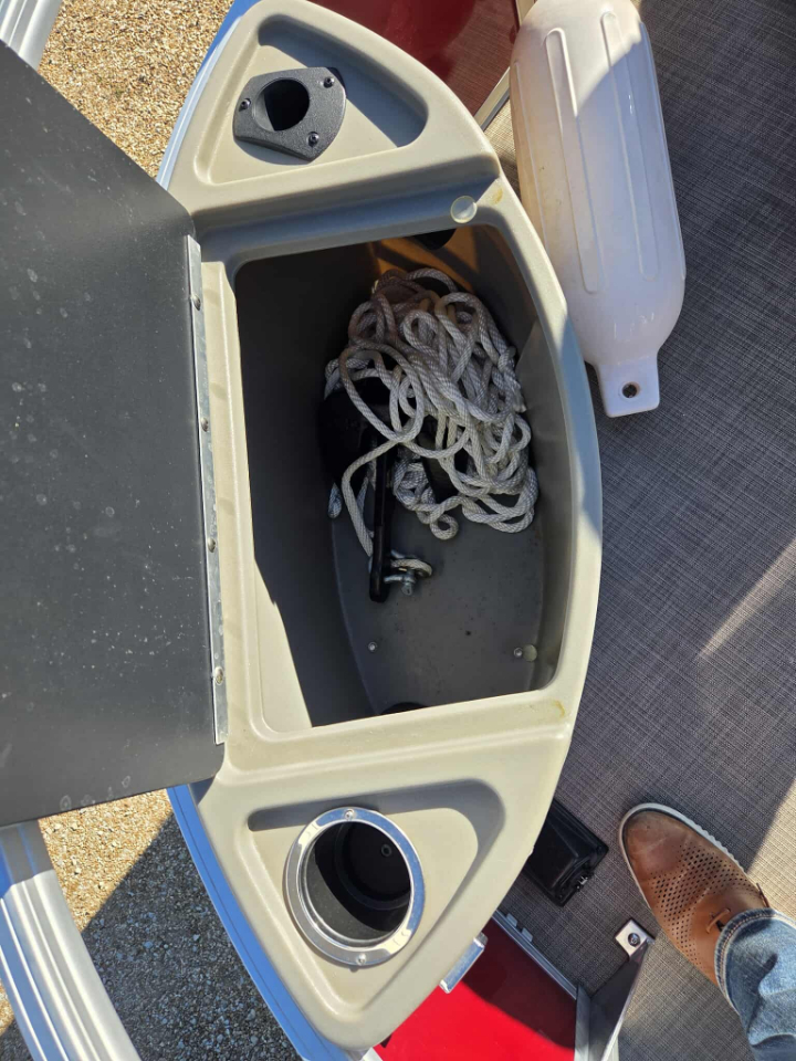 Bass Tracker Pontoon Boat  2023