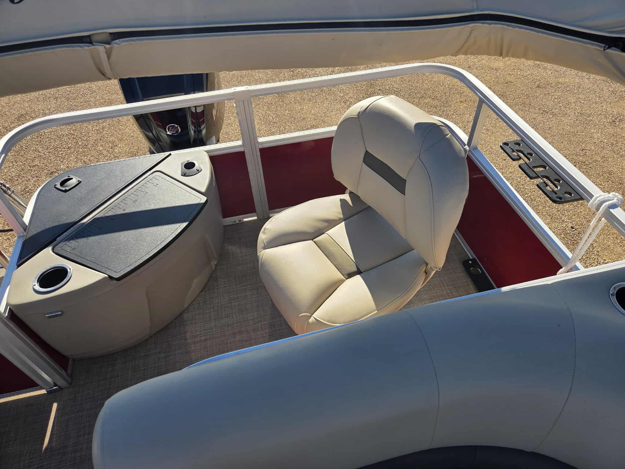 Bass Tracker Pontoon Boat  2023