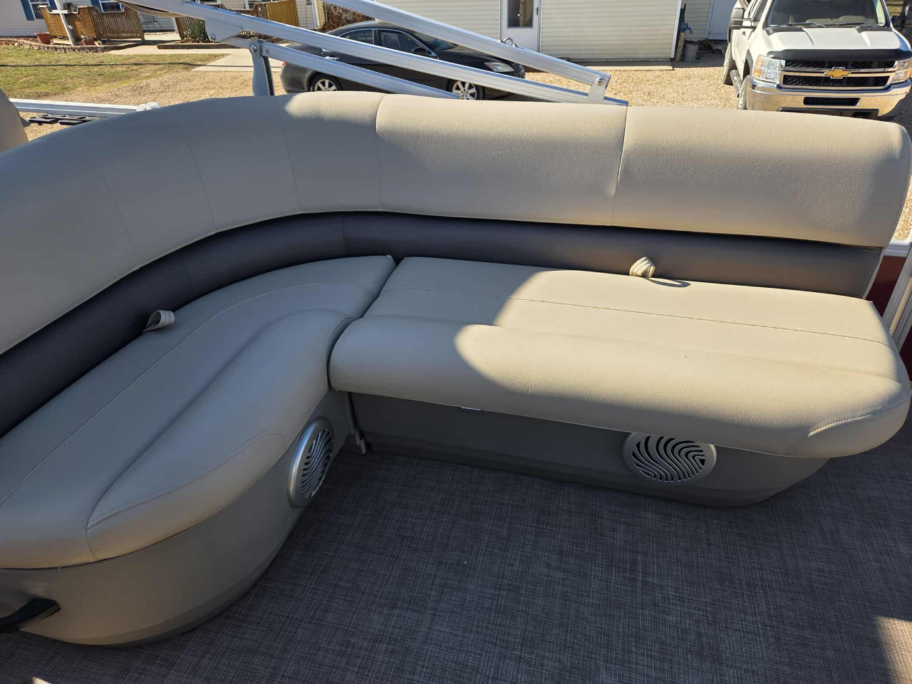 Bass Tracker Pontoon Boat  2023