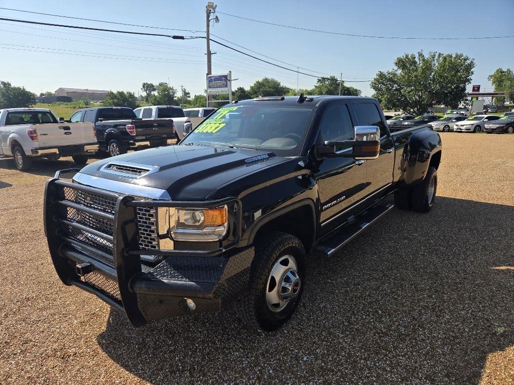 2017 GMC Sierra 4WD Crew Cab Long Box Denali's photo