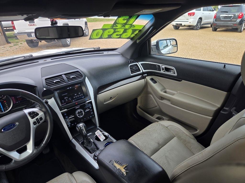 Ford Explorer photo 40