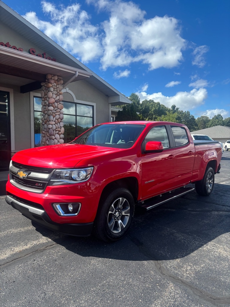 2017 Chevrolet Colorado Z71 photo 2