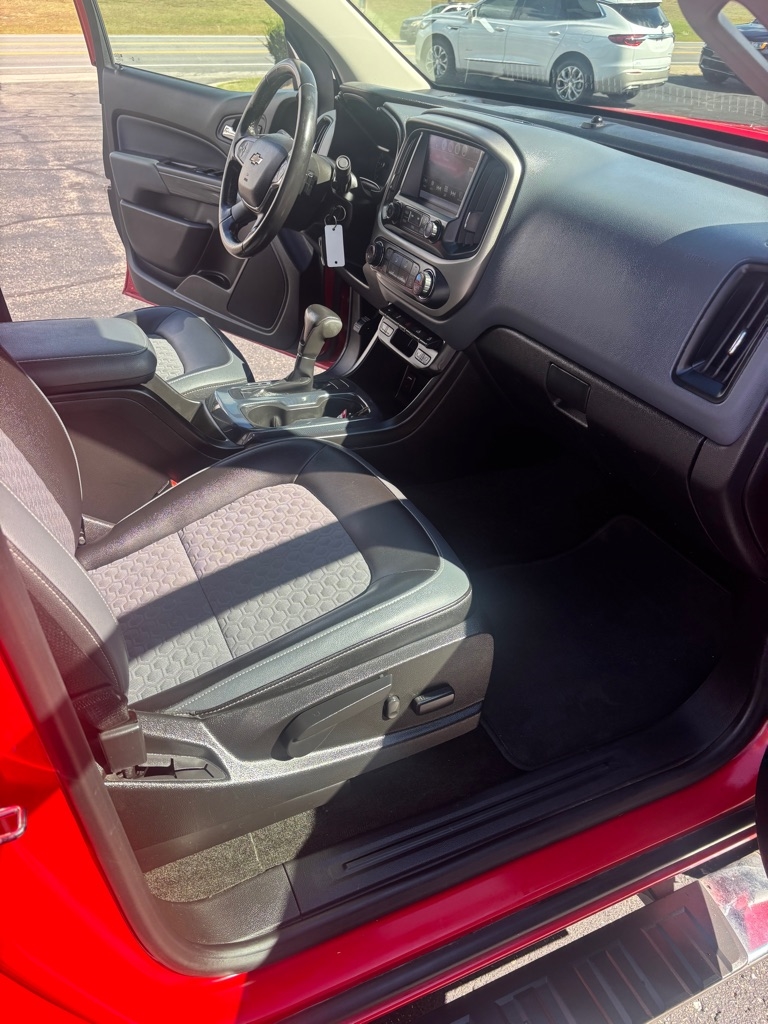 2017 Chevrolet Colorado Z71 photo 11