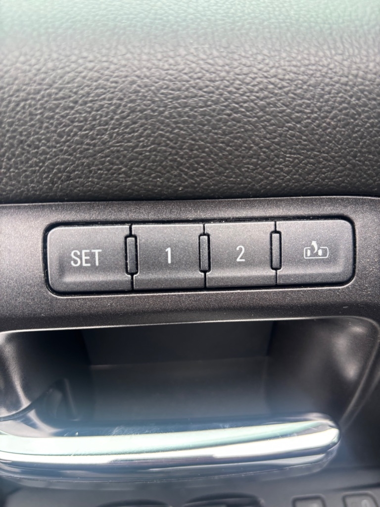 GMC Sierra 1500 SLT Crew Cab Long Box 4WD 2016
