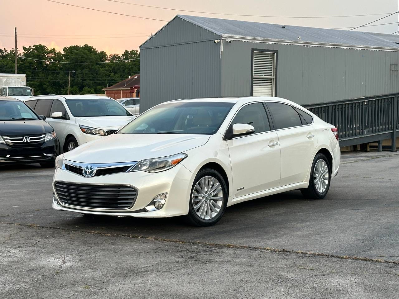 Toyota Avalon Hybrid Limited 2013