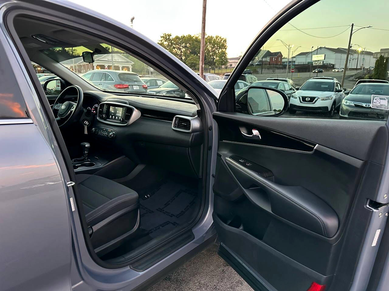Kia Sorento LX 2WD 2019 Kia Sorento LX 2WD 2019