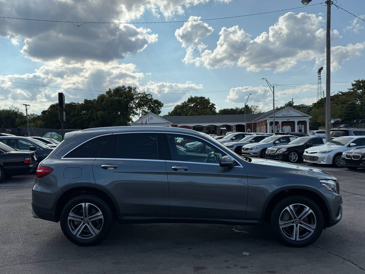 Mercedes-Benz GLC-Class GLC300 2019 Mercedes-Benz GLC-Class GLC300 2019
