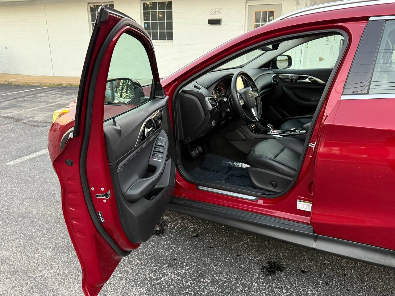 Infiniti QX30 Luxury AWD 2017 Infiniti QX30 Luxury AWD 2017