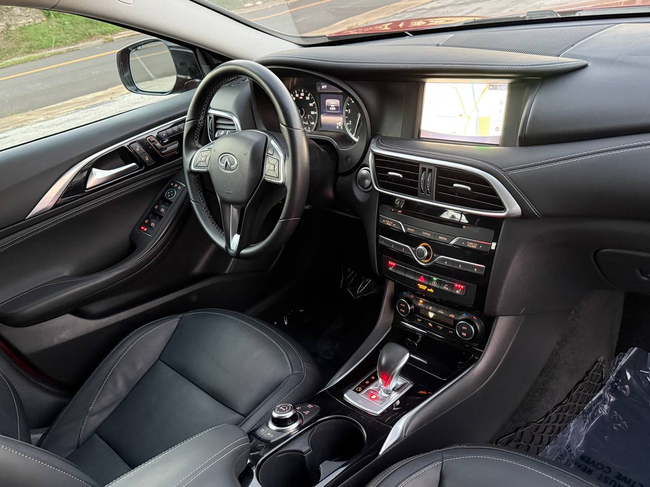 Infiniti QX30 Luxury AWD 2017 Infiniti QX30 Luxury AWD 2017