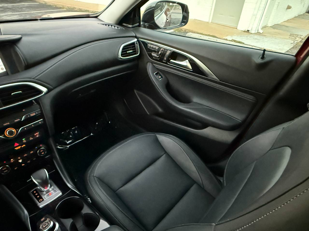 Infiniti QX30 Luxury AWD 2017 Infiniti QX30 Luxury AWD 2017