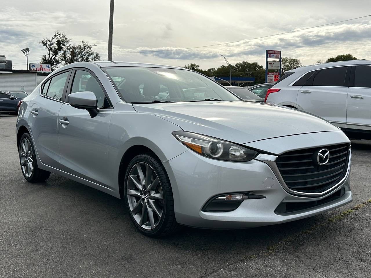 Mazda MAZDA3 s Touring AT 4-Door 2018 Mazda MAZDA3 s Touring AT 4-Door 2018