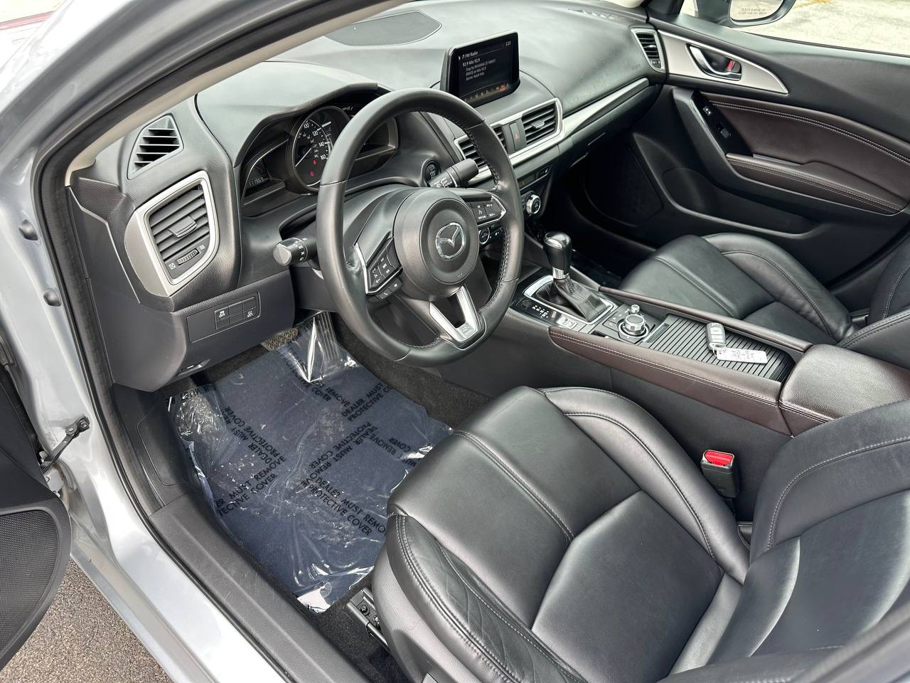 Mazda MAZDA3 s Touring AT 4-Door 2018 Mazda MAZDA3 s Touring AT 4-Door 2018