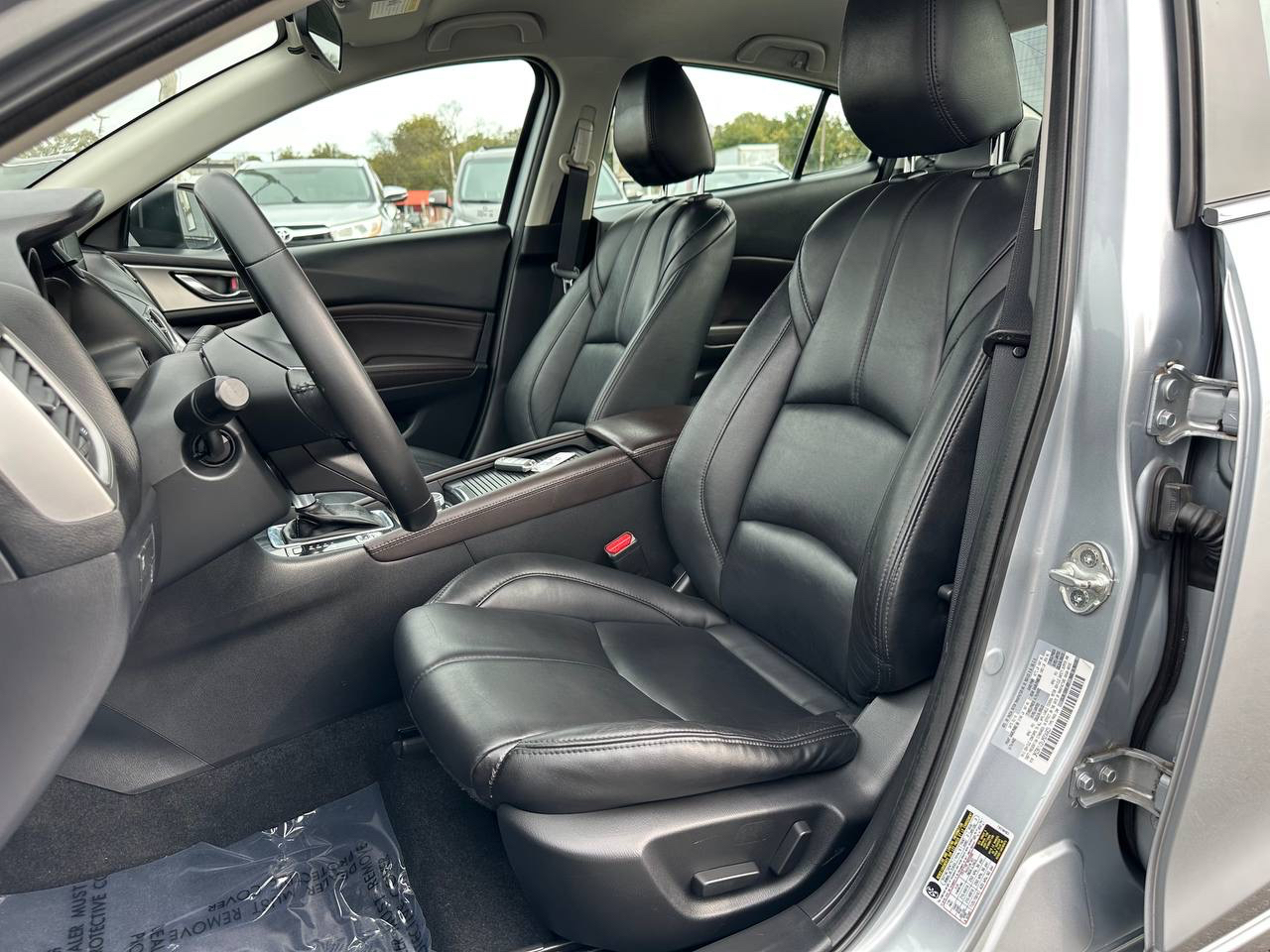 Mazda MAZDA3 s Touring AT 4-Door 2018 Mazda MAZDA3 s Touring AT 4-Door 2018