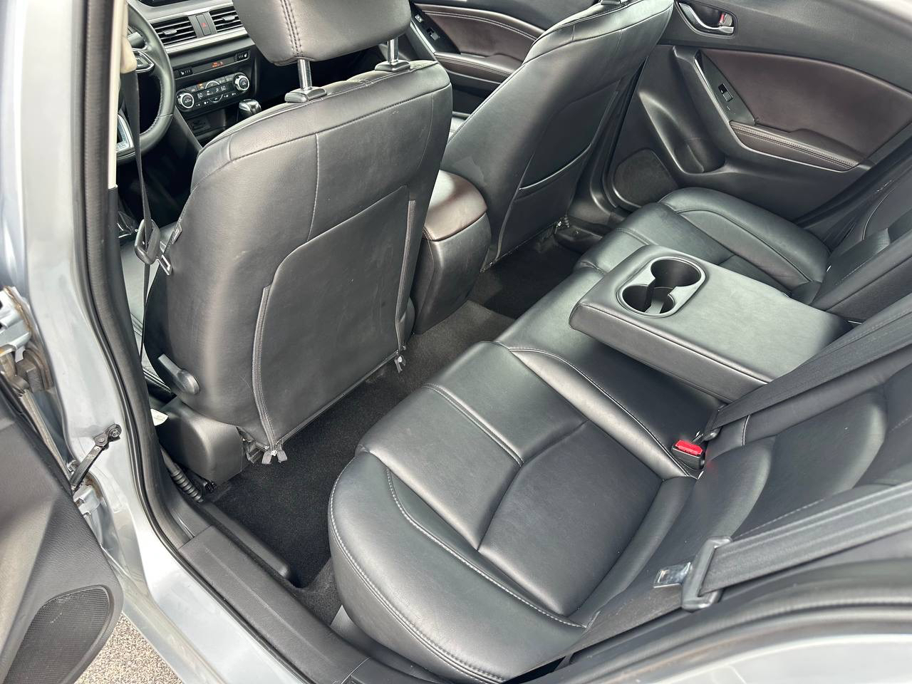 Mazda MAZDA3 s Touring AT 4-Door 2018 Mazda MAZDA3 s Touring AT 4-Door 2018