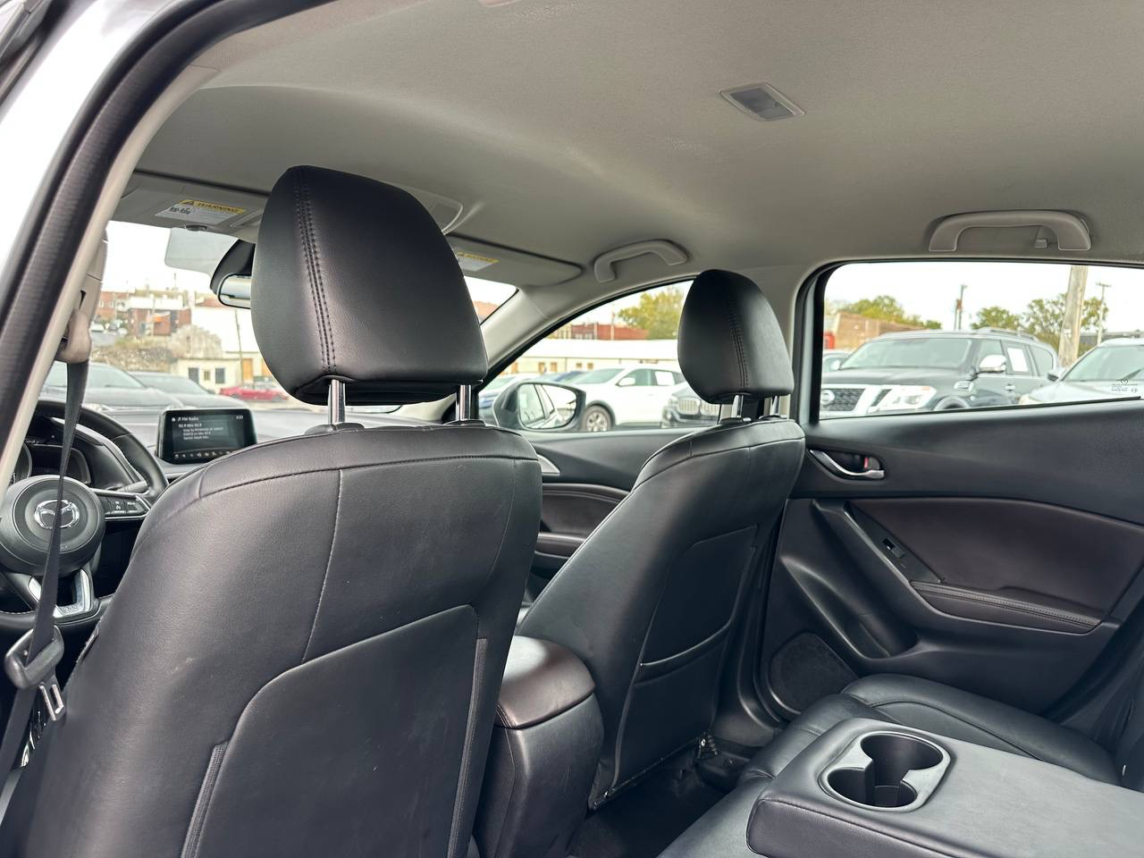 Mazda MAZDA3 s Touring AT 4-Door 2018 Mazda MAZDA3 s Touring AT 4-Door 2018