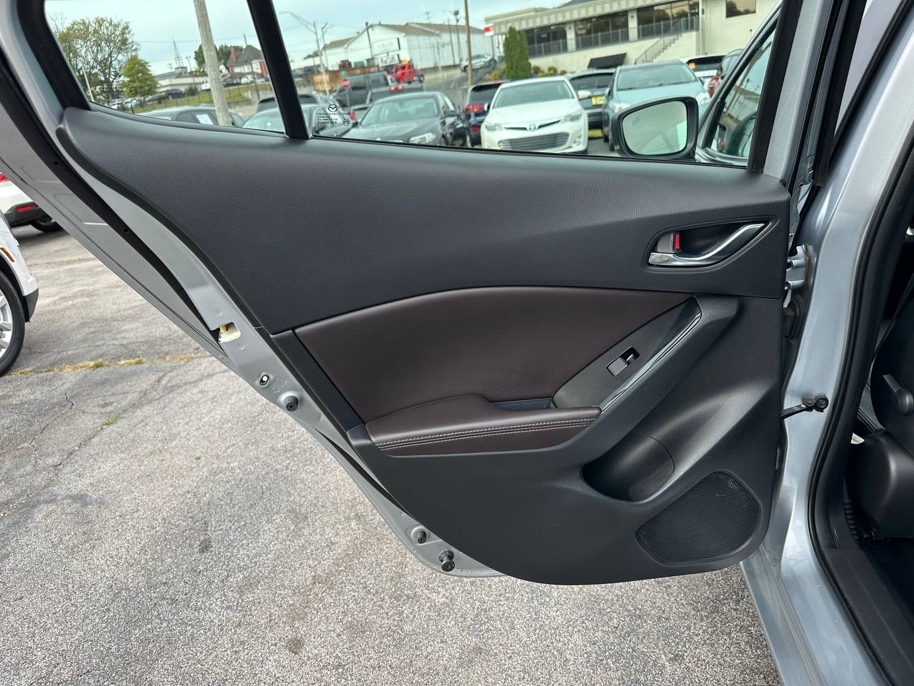 Mazda MAZDA3 s Touring AT 4-Door 2018 Mazda MAZDA3 s Touring AT 4-Door 2018