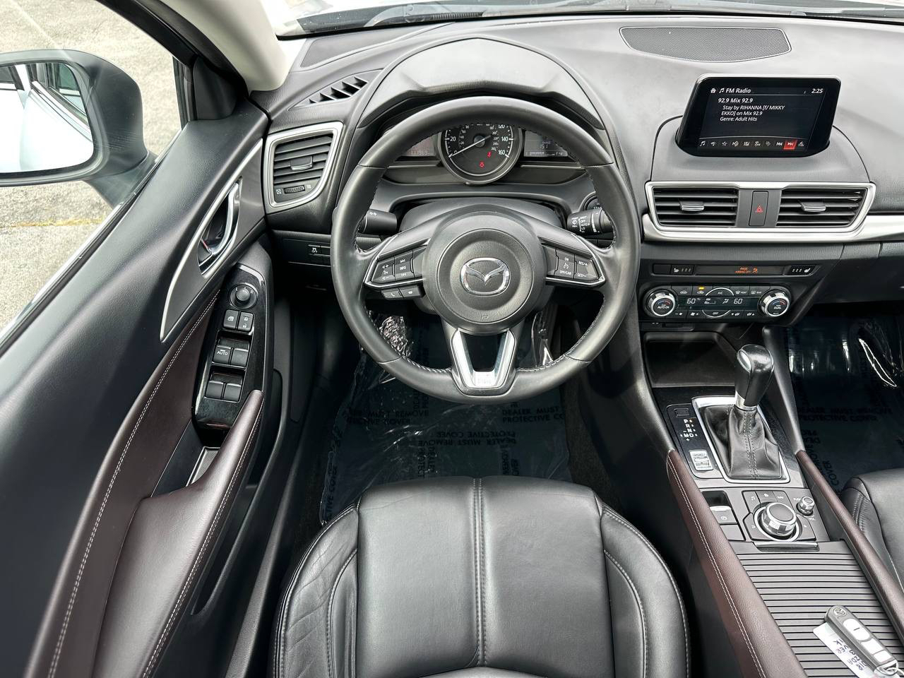 Mazda MAZDA3 s Touring AT 4-Door 2018 Mazda MAZDA3 s Touring AT 4-Door 2018