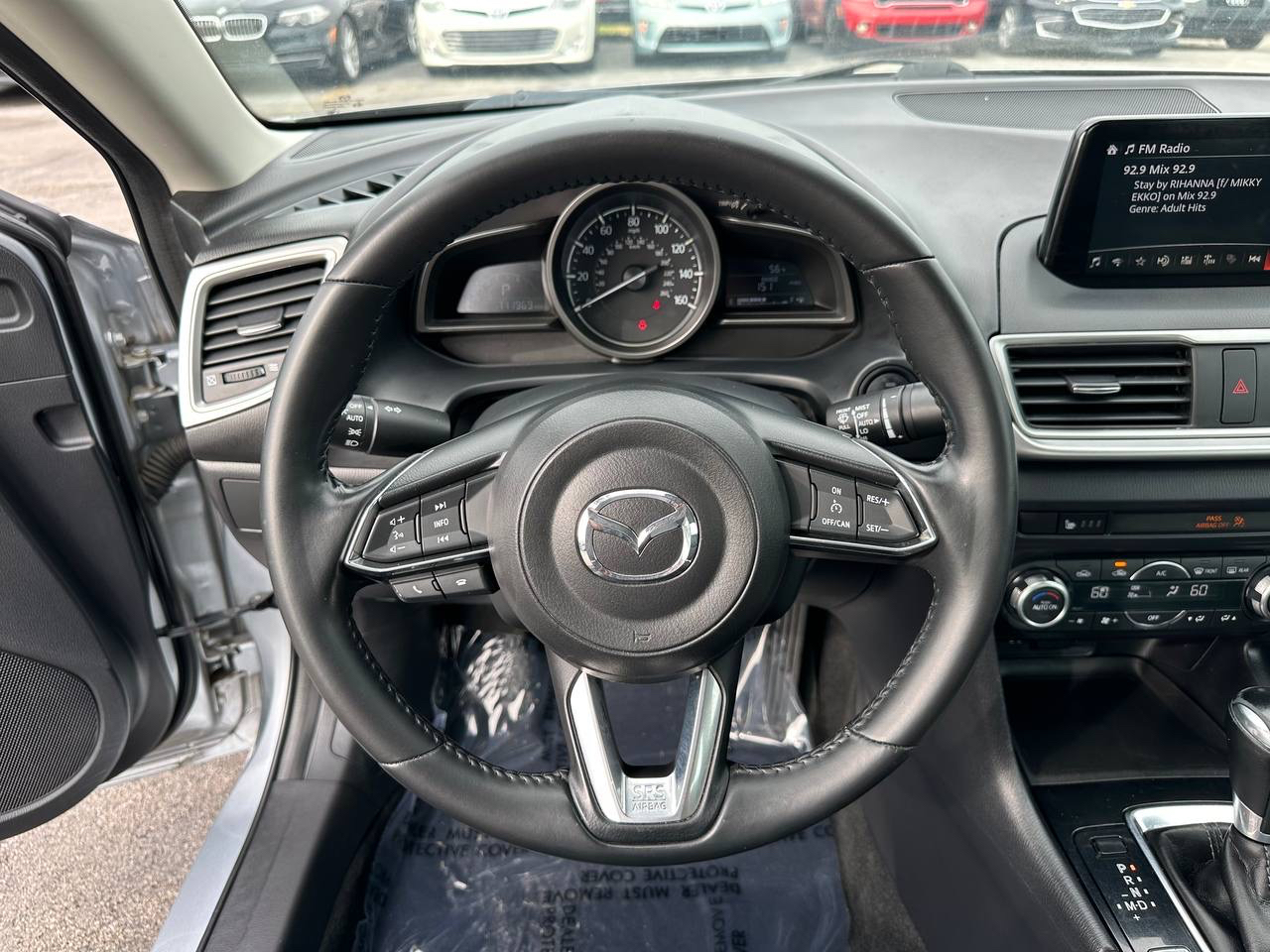 Mazda MAZDA3 s Touring AT 4-Door 2018 Mazda MAZDA3 s Touring AT 4-Door 2018