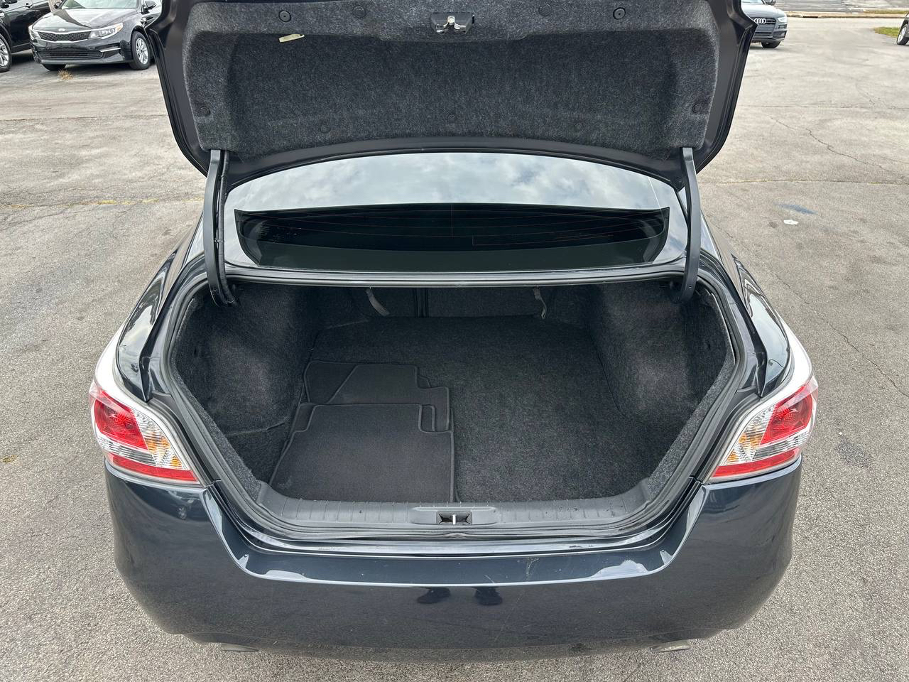 Nissan Altima 2.5 S 2015 Nissan Altima 2.5 S 2015