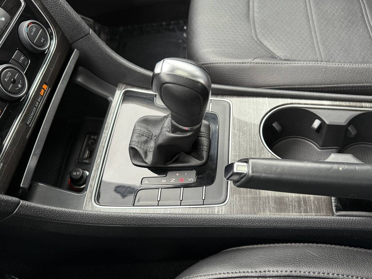 Volkswagen Passat SE 6A 2016 Volkswagen Passat SE 6A 2016