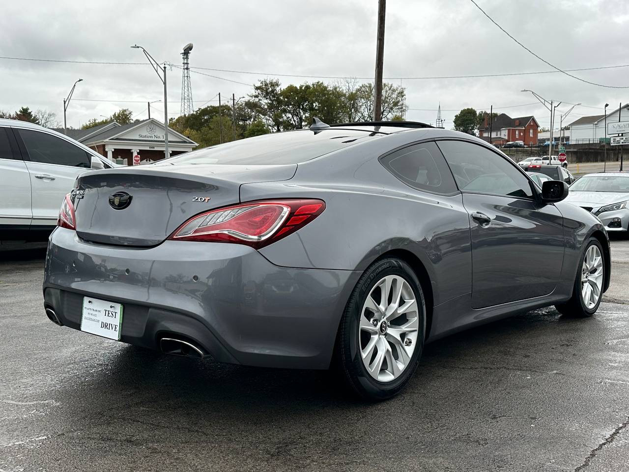 Hyundai Genesis Coupe 2.0T Premium Auto 2014 Hyundai Genesis Coupe 2.0T Premium Auto 2014